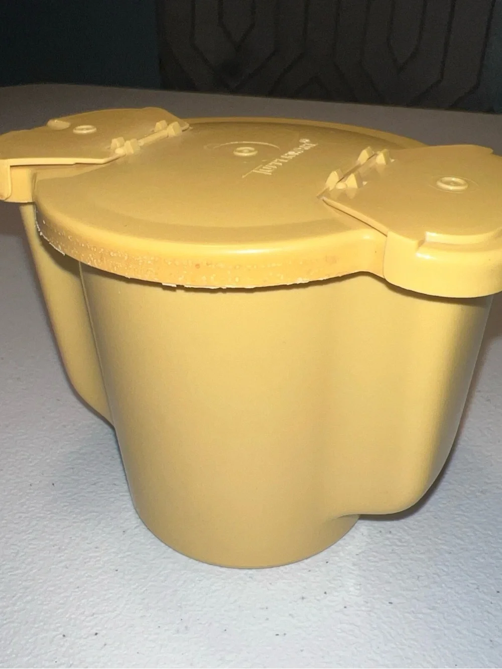Vintage TUPPERWARE Creamer & Flip Top Lid HARVEST GOLD 577-10 Made in USA